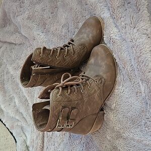 Brown Roxy combat boots size 9.5